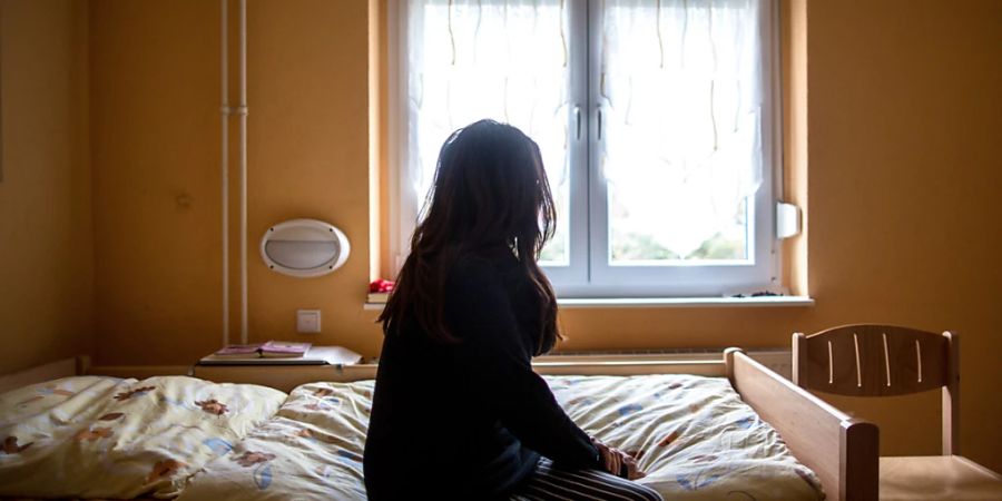 Viele der 23 Frauenhäuser in der Schweiz und in Liechtenstein sind voll. Zwei Expertinnen fordern mehr Ressourcen - und mehr Forschung: «In der Schweiz gibt es kaum Studien im Bereich der häuslichen Gewalt», sagte Marlies Haller gegenüber «SonntagsBlick». (Symbolbild)