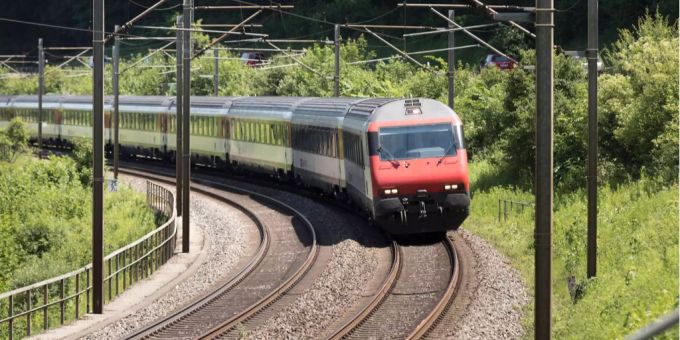 Pendler reisen mit Sparbilletten günstiger. Pendler reisen mit Sparbilletten günstiger.