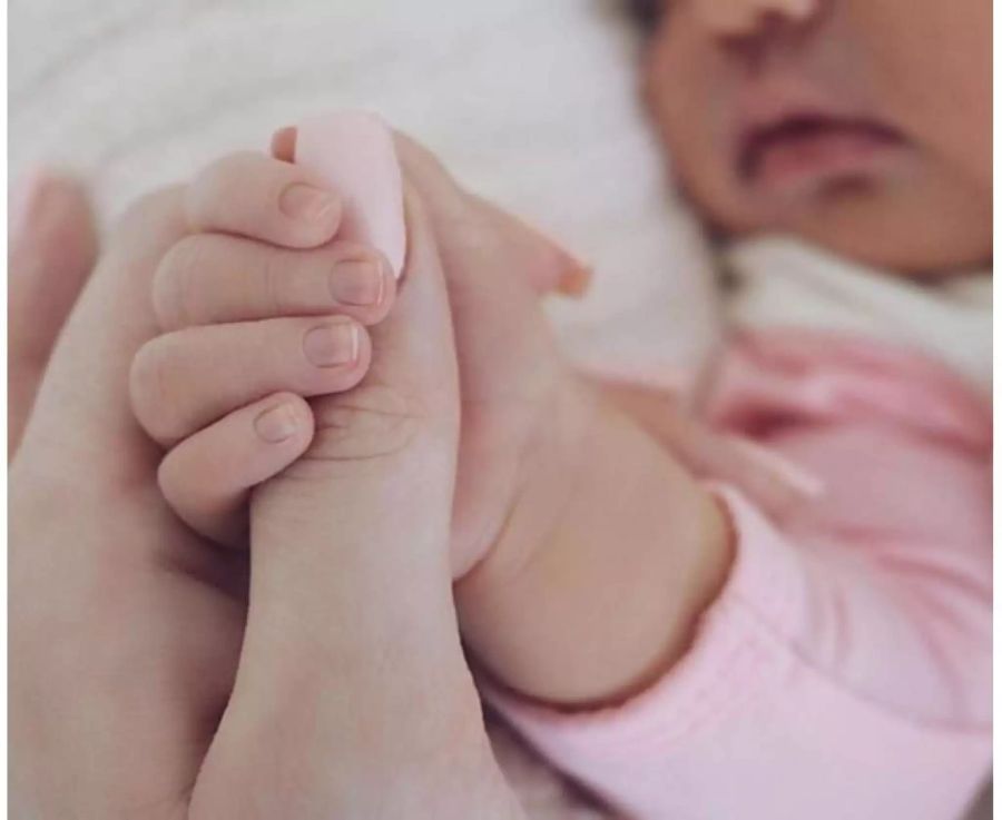 Das erste Bild auf Instagram von Baby Stormi.