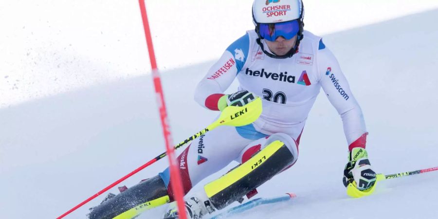 Gino Caviezel stürzt im Training im Wallis schwer.