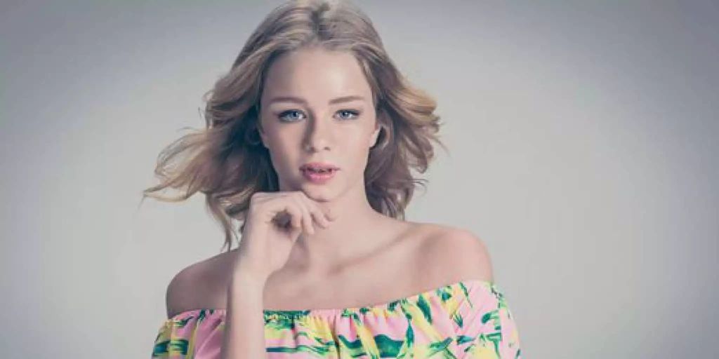 Germanys Next Topmodel: Kandidatin Zoe bricht mit Kreislaufkollaps zusammen