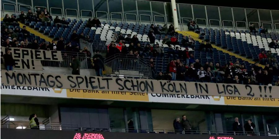 Unschwer zu erraten, welchen Club die Eintracht-Fans gar nicht mögen.