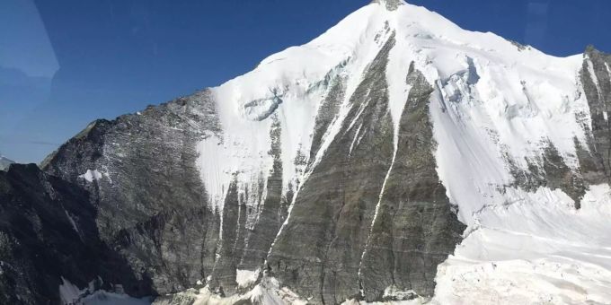 Das Weisshorn bei Rands VS. Das Weisshorn bei Rands VS.