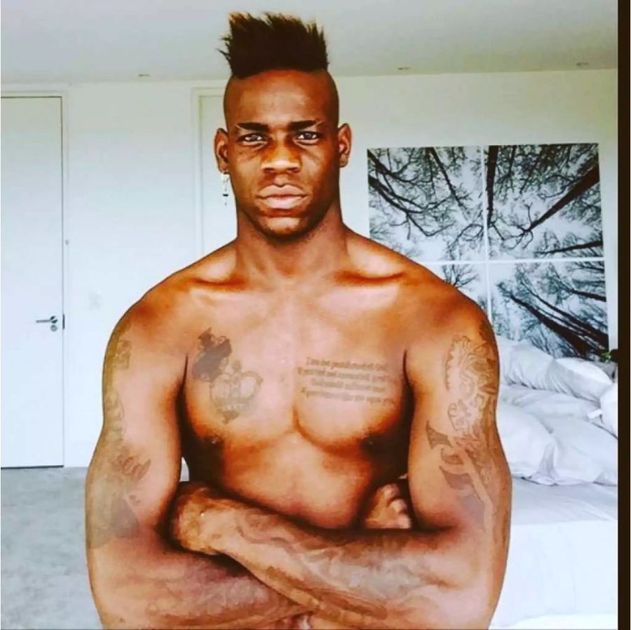 Stolzer Vater: der italienische Stürmer Mario Balotelli.