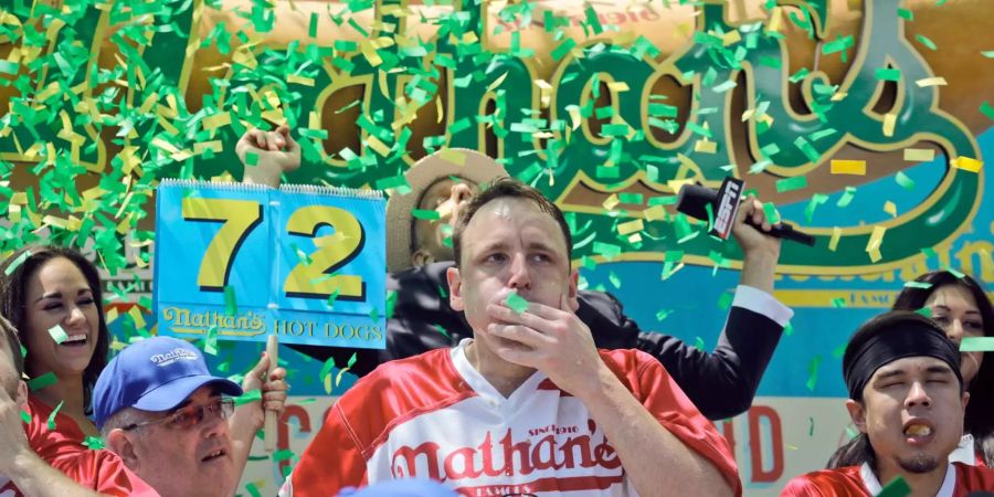 Mit 72 Hotdogs brach Joey Chestnut beim letzten Hotdog-Wettessen seinen eigenen Rekord.