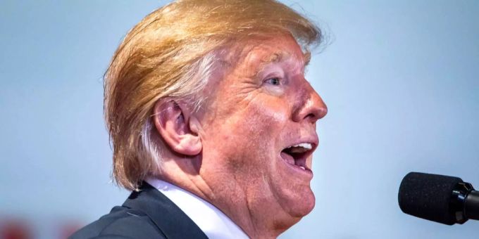 Donald Trump ist mächtig stolz auf die WM Vergabe. Donald Trump ist mächtig stolz auf die WM Vergabe.