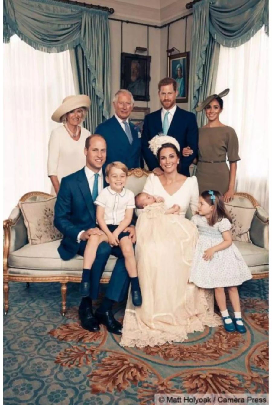 Die royalen Mitglieder vereint: Mit Louis haben Kate und William nun drei Kinder.