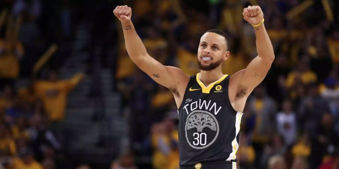 Überzeugt auch nach der Knieverletzung: Superstar Stephen Curry. Überzeugt auch nach der Knieverletzung: Superstar Stephen Curry.