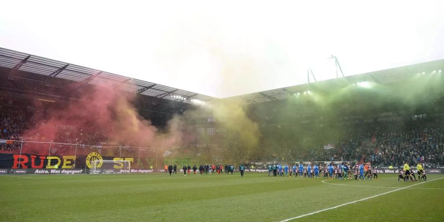 Normalerweise kennt man das Millerntorstadium gefüllt mit Fussballbegeisterten.