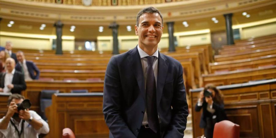 Hat gut strahlen: Spaniens neuer Premierminister Pedro Sánchez wird heute vereidigt