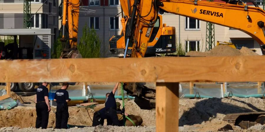 Bei Bauarbeiten wurde eine Weltkriegsbombe entdeckt, die am Freitag entschärft wurde.