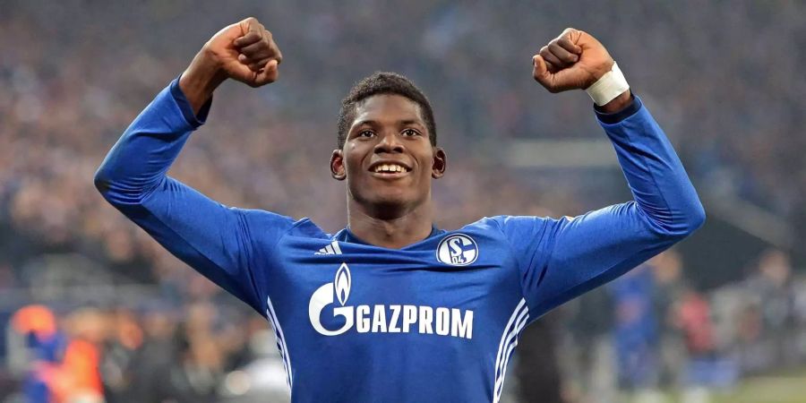 Breel Embolo trifft und Schalke gewinnt.