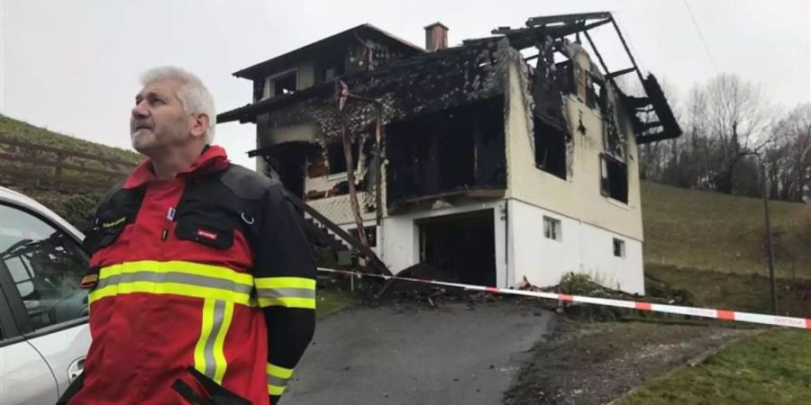 Das Zweifamilienhaus in Schachen Luzern wurde beim Brand völlig zerstört.
