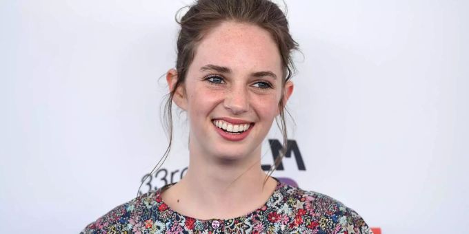 Maya Hawke spielt neu in der Netflix-Erfolgsserie mit. Maya Hawke spielt neu in der Netflix-Erfolgsserie mit.