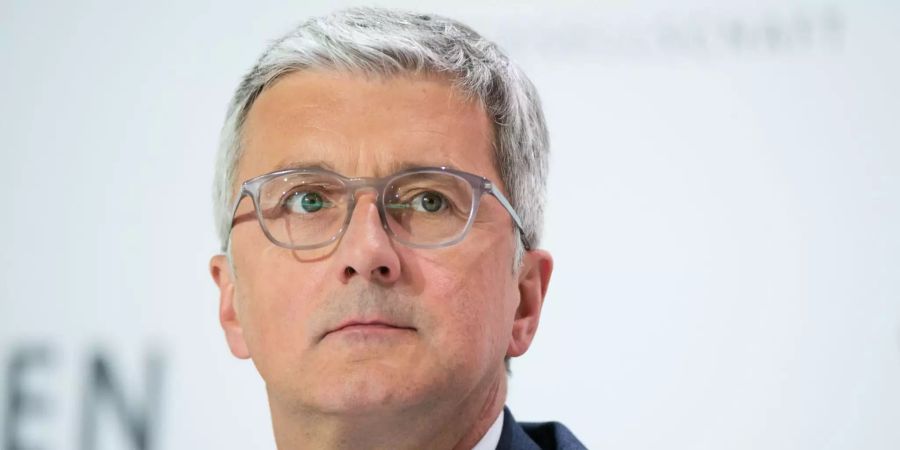 Rupert Stadler, damaliger Vorstandsvorsitzender der Audi AG, sitzt bei der Bilanzpressekonferenz der Volkswagen AG im VW Werk.