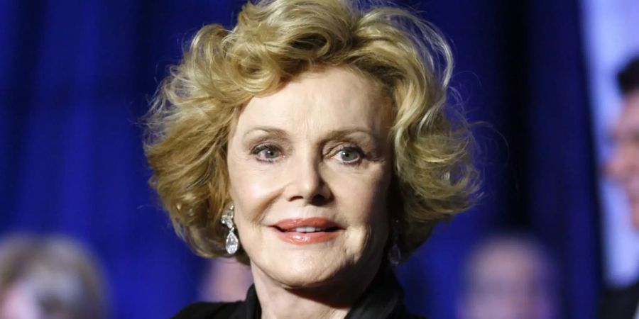 Barbara Sinatra, die ehemalige Ehefrau von Frank Sinatra, zeigt sich bei einer Gala-Veranstaltung.