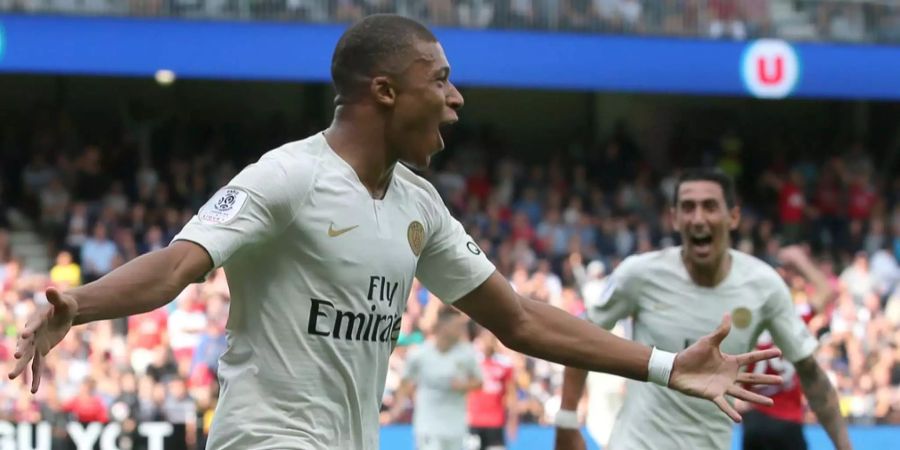 Kylian Mbappé feiert ein Tor für PSG