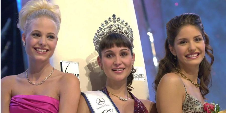 Mascha Santschi (l.) war im Jahr 2000 Vize-Miss-Schweiz. Die Krone gewann damals Mahara McKay (m.).