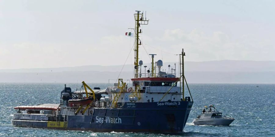 Die Sea-Watch auf offener See.