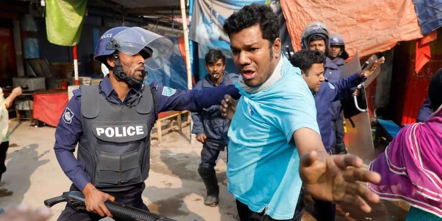 Demonstration von Textilarbeitern in Bangladesch.