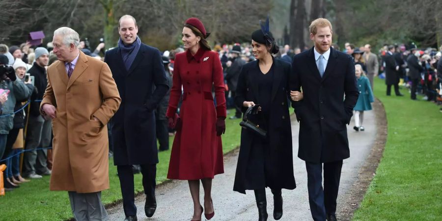 Charles, Meghan,Queen