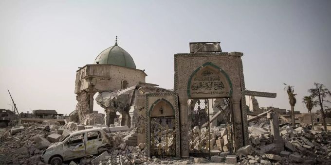 Irak, Mossul: Überreste der Al-Nuri-Moschee, in der der «Islamische Staat» das Kalifat verkündete, stehen in der Altstadt. Überreste der Al-Nuri-Moschee in Mossul, Irak.