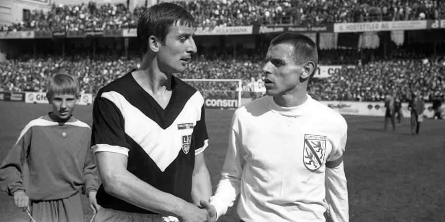 Otto Luttrop (links) mit Timo Konietzka vor dem Cupfinal in Bern 1968.