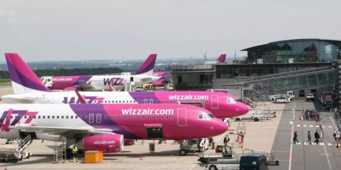 Der Billigflieger Wizz Air steuert viele Ziele in Osteuropa an. k