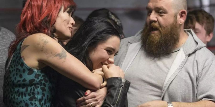 Paige (Florence Pugh, M) hat die grosse Möglichkeit, in den USA als Wrestlerin Kariere zu machen. Foto: Robert Viglasky/Universal Pictures Germany
