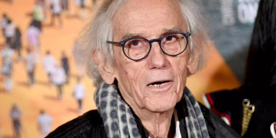 Der Künstler Christo bei der Deutschlandpremiere des Films «Christo - Walking on Water» in Berlin. Foto: Britta Pedersen