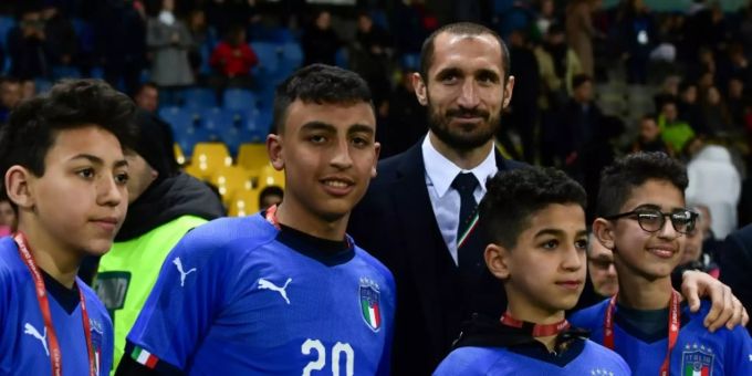 Ramy (2.v.l.) und Adam (r.) in Parma am 26.März 2019 Ramy (2.v.l.) und Adam (r.) in Parma am 26.März 2019