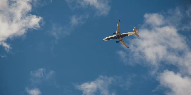 Flugzeug Himmel Blau