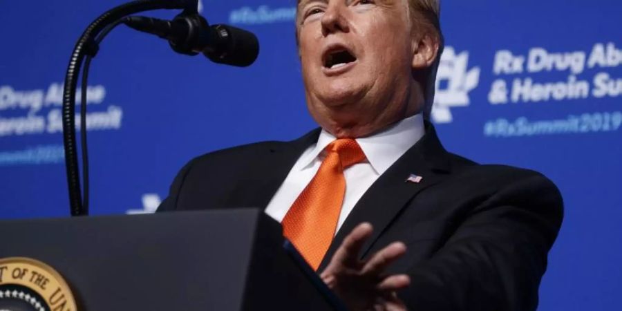 Donald Trump auf einer Konferenz zum Drogenmissbrauch. Der US-Präsident sieht erste Fortschritte im Kampf gegen Drogenmissbrauch in den USA. Foto: Evan Vucci