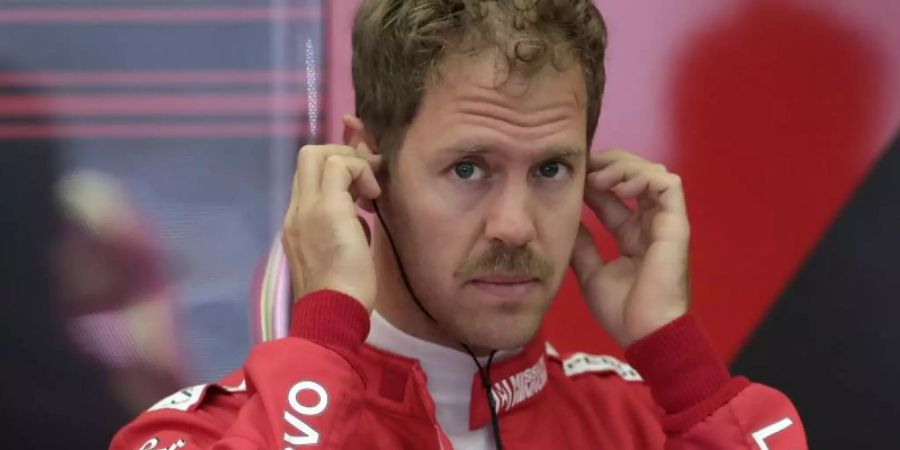 Skeptischer Blick Richtung Zukunft: Ferrari-Pilot Sebastian Vettel. Foto: Hassan Ammar/AP/dpa