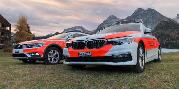 Fahrzeuge der Kantonspolizei Graubünden. (Symbolbild). Kantonspolizei Graubünden
