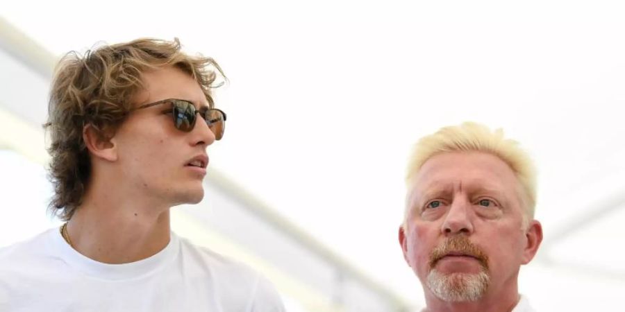 Boris Becker (r) traut Alexander Zverev bei den French Open den Einzug ins Finale zu. Foto: Dan Peled/AAP/dpa