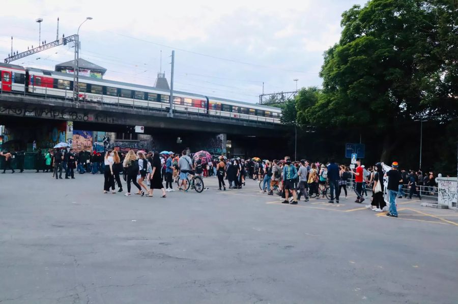 Die Demonstration ging vor der Reithalle zu Ende.