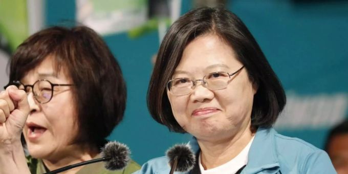 Überraschend Favoritin bei der Wahl: Taiwans Präsidentin Tsai Ing-wen hat die Wähler mit ihrer energischen Haltung gegenüber China beeindruckt. tsai ing-wen