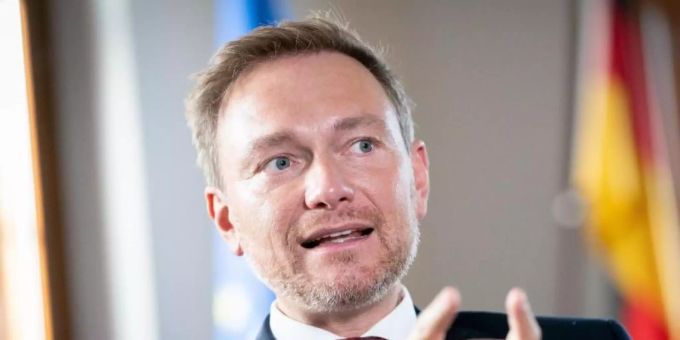 Christian Lindner, Fraktionsvorsitzender im Bundestag und Parteivorsitzender der FDP. Der Vorschlag von Volker Wissing gefällt der Partei Bündnis 90/Die Grünen überhaupt nicht. Foto: Kay Nietfeld/dpa bündnis 90/die grünen