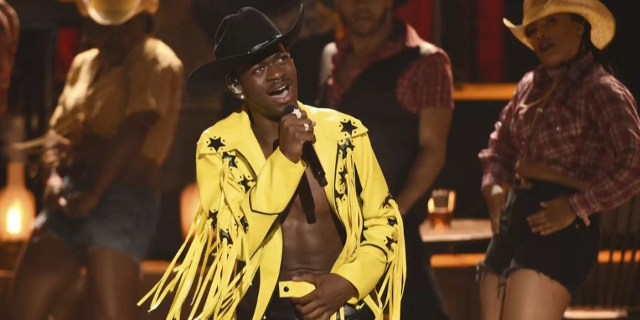 Auch Lil Nas X könnte sich drei Preise abholen.