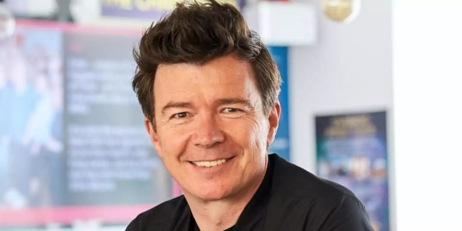 Bei Rick Astley gibt es zu Weihnachten karamellisierte Kartoffeln. Foto: Annette Riedl/dpa