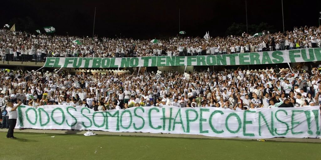 Ehemaliger Chapecoense Verteidiger Protestiert In London