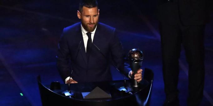 Lionel Messi strahlt über die Wahl zu «The Best». lionel messi