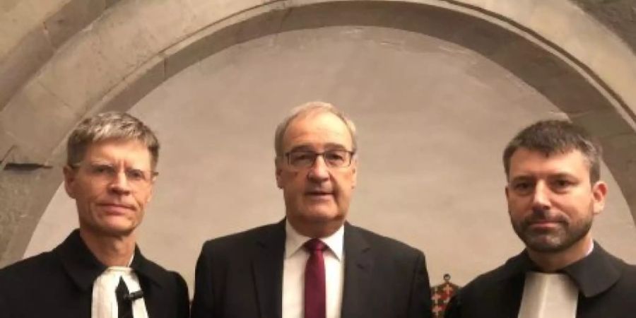 Zum Reformationssonntag haben im Zürcher Grossmünster Pfarrer Martin Rüsch, Bundesrat Guy Parmelin und Kirchenbundspräsident Gottfried Locher gemeinsam einen Gottesdienst gefeiert.