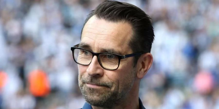 Herthas Geschäftsführer Michael Preetz hat die Hertha-Fans für Schmähungen von Dietmar Hopp gerügt. Foto: Andreas Gora/dpa