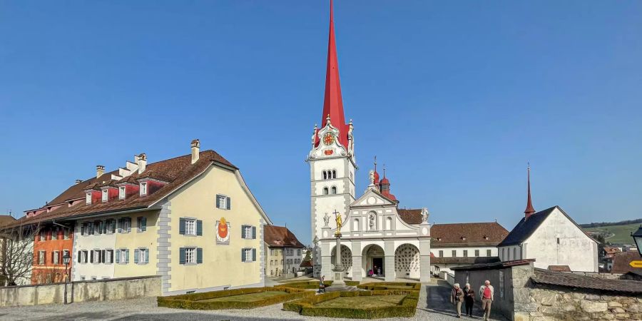 Stiftsbezirk - Chorherrenstift St. Michael Beromünster