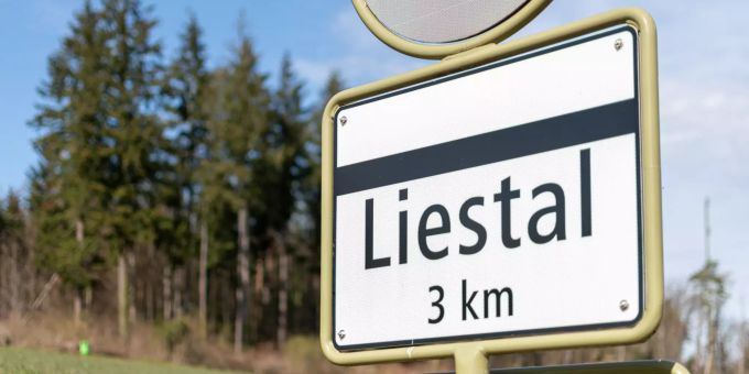 Ortsschild der Gemeinde Liestal. Ortsschild der Gemeinde Liestal.