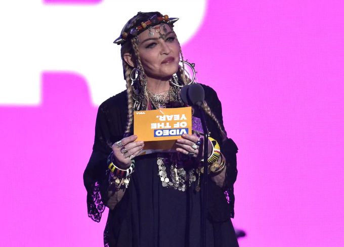 2018 waren noch deutlich mehr Falten im Gesicht der Popdiva zu sehen. madonna