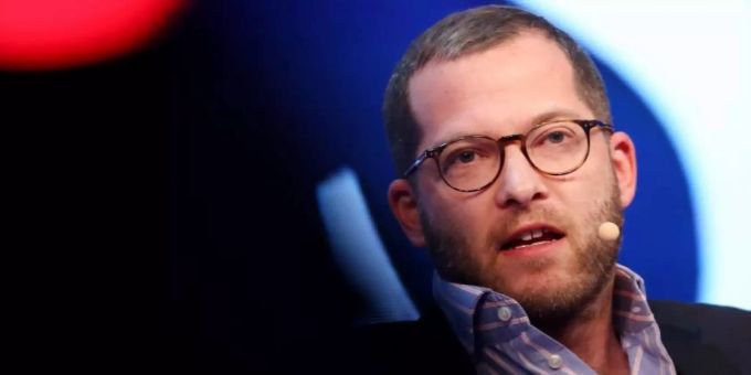 Julian Reichelt ist inmitten eines laufenden Compliance-Verfahrens durch Axel Springer SE befristet freigestellt worden. Reichelt Axel Springer SE
