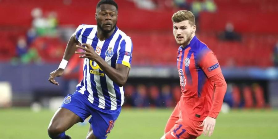 Chancel Mbemba (l) von Porto und Timo Werner (r) vom FC Chelsea in Aktion. Foto: Angel Fernandez/AP/dpa